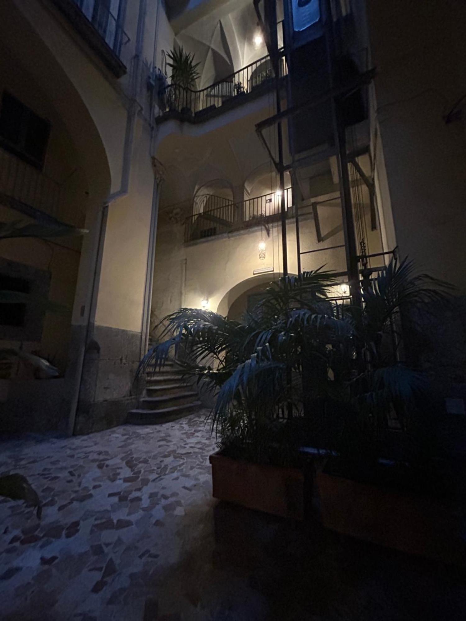 Anni Apartment Chiaia Nápoles Exterior foto